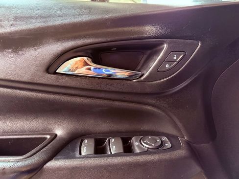 Used 2019 Chevrolet Equinox LT image 19