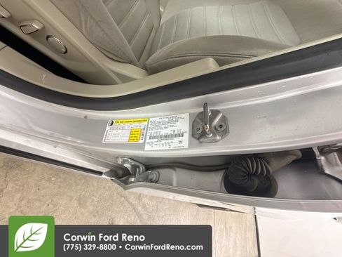 Used 2019 Ford Fusion SE FWD image 29