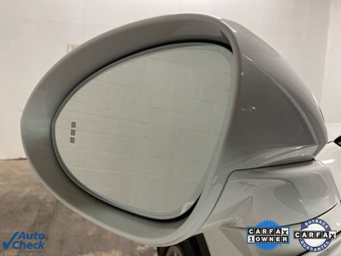 Used 2022 Porsche Cayenne w/ Premium Package image 85