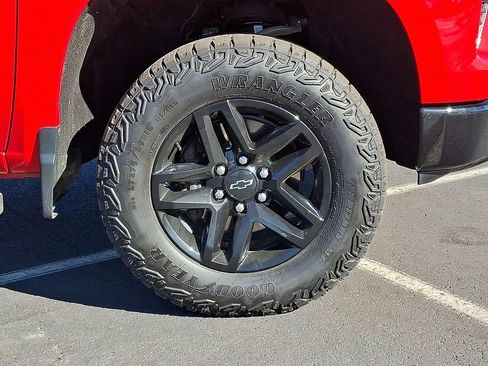 Used 2024 Chevrolet Silverado 1500 LT Trail Boss image 8