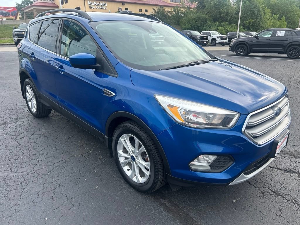 Used 2018 Ford Escape SE w/ Ford Safe & Smart Package FWD image 3