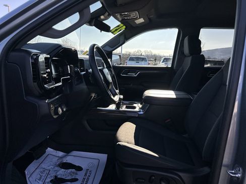 Used 2025 Chevrolet Silverado 1500 LT Trail Boss w/ Convenience Package II image 22