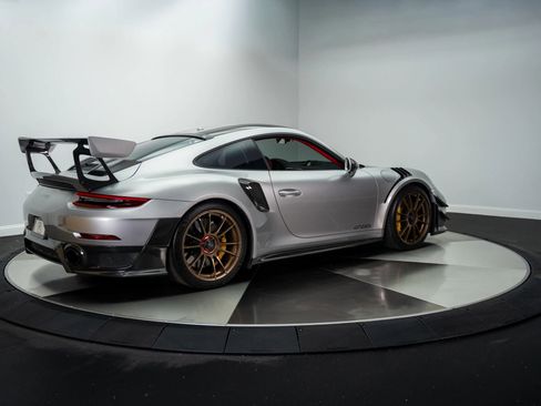 Used 2018 Porsche 911 GT2 RS image 4