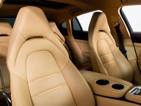 Used 2022 Porsche Panamera 4 Platinum Edition image 30