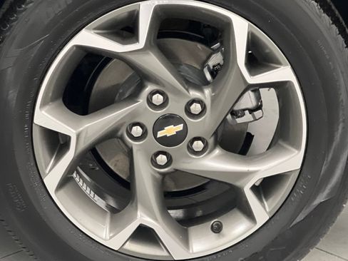 Used 2025 Chevrolet Trax LT w/ LT Convenience Package FWD image 59