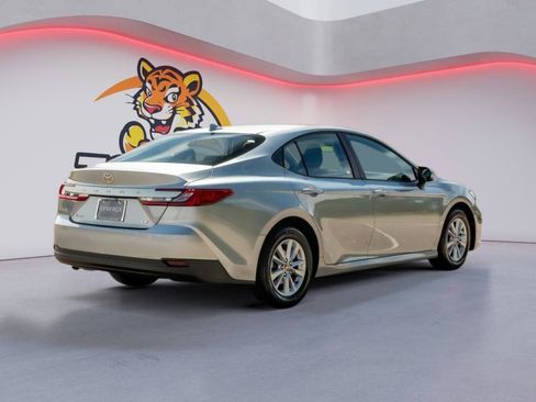 Used 2026 Toyota Camry LE FWD image 6