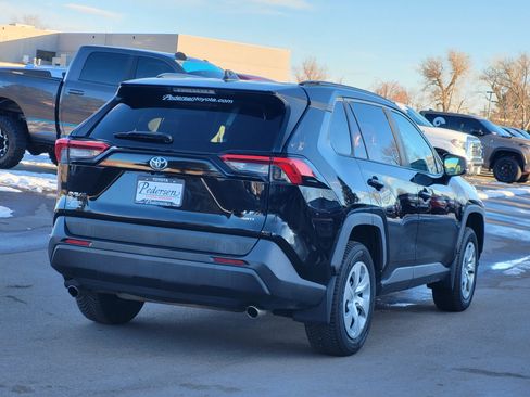 Used 2019 Toyota RAV4 LE image 3