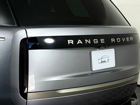New 2025 Land Rover Range Rover SE image 16