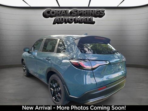 Used 2024 Honda HR-V Sport image 3