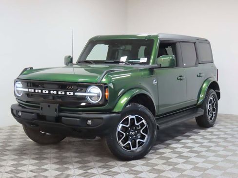 Used 2025 Ford Bronco Outer Banks image 1