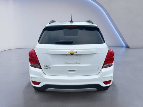 Used 2017 Chevrolet Trax LT w/ LT Convenience Package FWD image 6