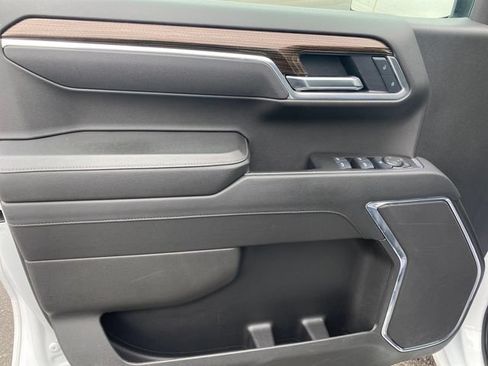 Certified 2025 Chevrolet Silverado 1500 LT AWD/4WD image 17