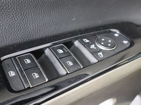Used 2022 Nissan Pathfinder Platinum w/ Cargo Package FWD image 21