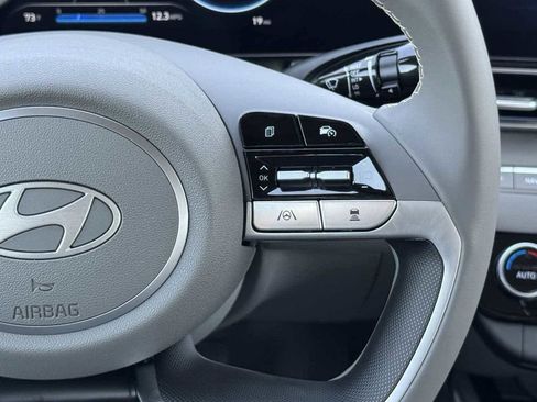 New 2025 Hyundai Elantra SEL w/ Cargo Package FWD image 18