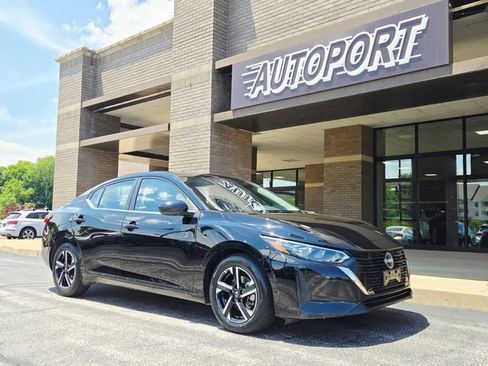 Used 2025 Nissan Sentra SV FWD image 1