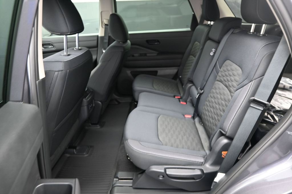 Certified 2026 Nissan Pathfinder SV FWD image 16