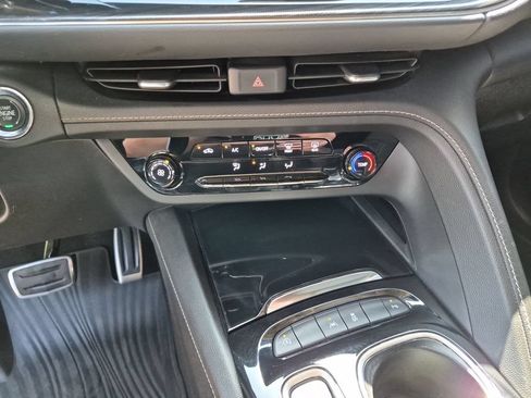Used 2022 Buick Envision Preferred w/ Sport Touring Package FWD image 28