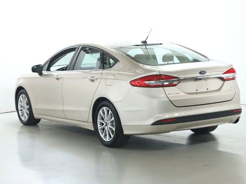 Used 2017 Ford Fusion SE w/ Fusion SE Technology Package image 39