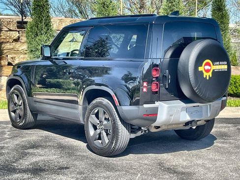 Certified 2023 Land Rover Defender 90 SE image 3