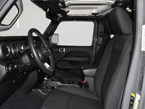 Used 2023 Jeep Wrangler Unlimited Sahara AWD/4WD image 11