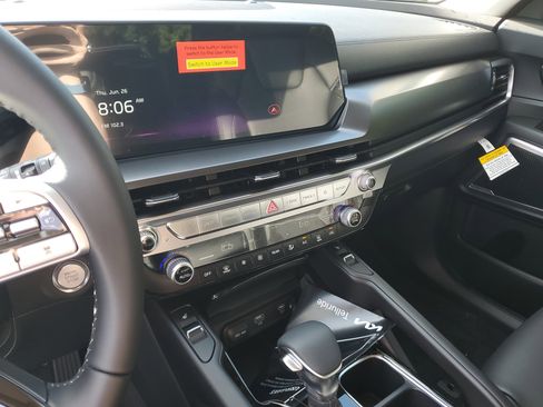 New 2025 Kia Telluride S image 24