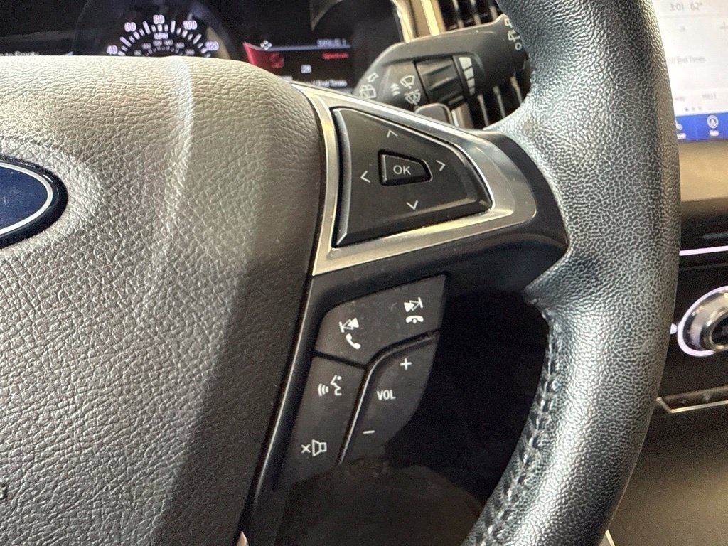 Used 2019 Ford Edge Titanium w/ Cold Weather Package AWD/4WD image 18