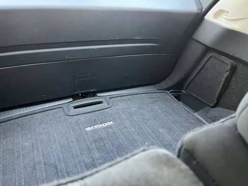 Used 2025 Nissan Rogue SV FWD image 33