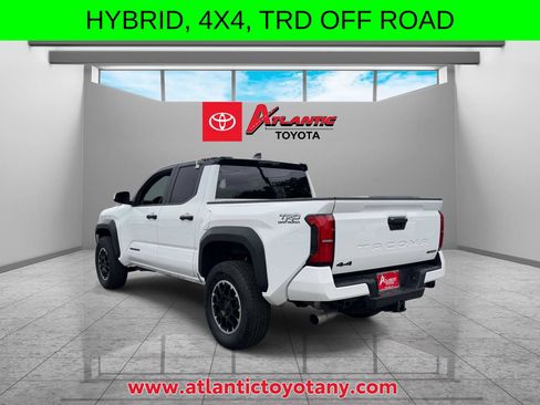 Used 2025 Toyota Tacoma TRD Off-Road AWD/4WD image 6
