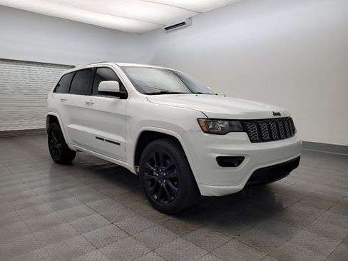 Used 2018 Jeep Grand Cherokee Altitude image 13