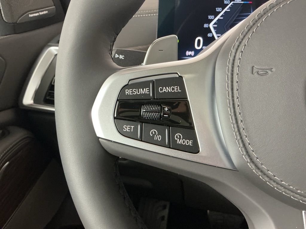 Used 2026 BMW X7 xDrive40i w/ M Sport Package AWD/4WD image 18