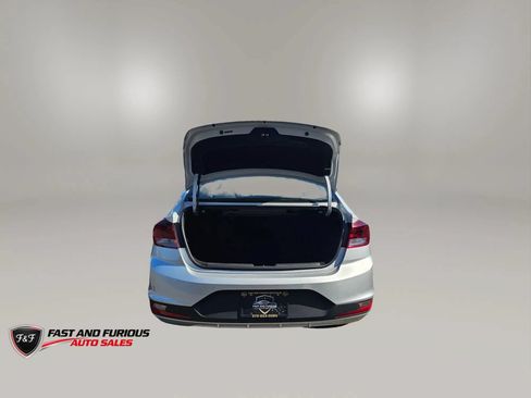 Used 2020 Hyundai Elantra SE w/ Cargo Package (C1) FWD image 8