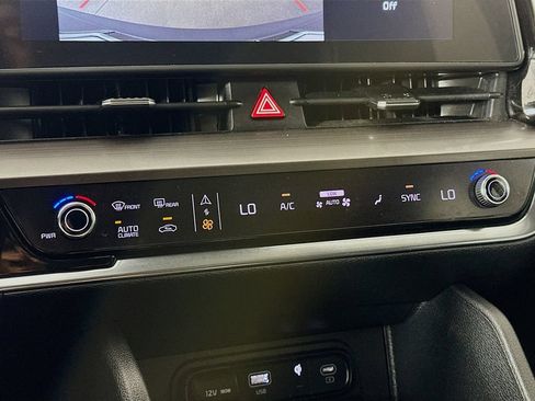 Certified 2023 Kia Sportage EX FWD image 25