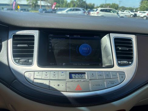 Used 2012 Hyundai Genesis 3.8 w/ Premium Pkg RWD image 17