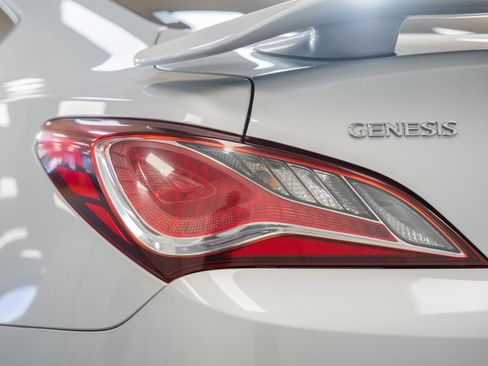Used 2015 Hyundai Genesis 3.8 RWD image 7