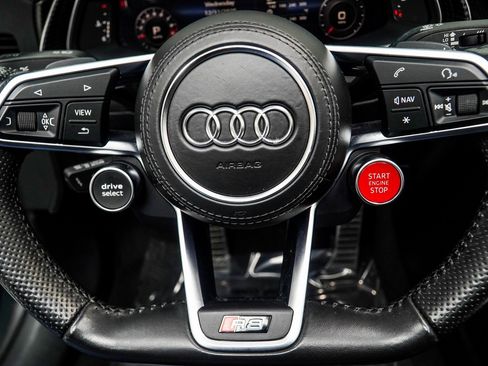 Used 2017 Audi R8 V10 w/ Carbon Exterior Package image 36