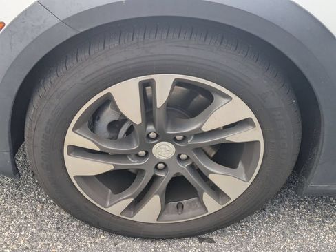 Used 2018 Buick Regal Essence w/ Driver Confidence Package #1 AWD/4WD image 8