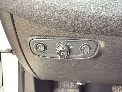 Used 2021 Chevrolet Equinox LT image 31