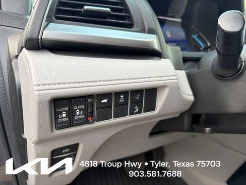 Used 2019 Honda Odyssey EX-L image 16