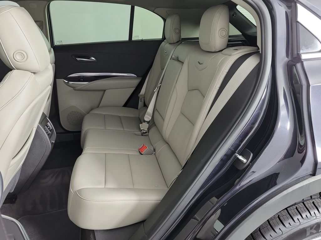 Certified 2023 Cadillac XT4 Luxury FWD image 11