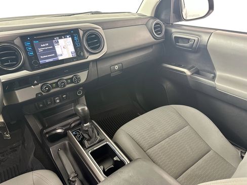 Used 2018 Toyota Tacoma SR5 image 22