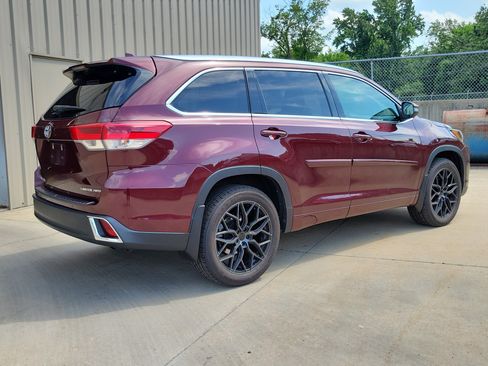Used 2018 Toyota Highlander Limited Platinum AWD/4WD image 4