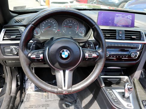 Used 2020 BMW M4 Convertible w/ Executive Package image 27
