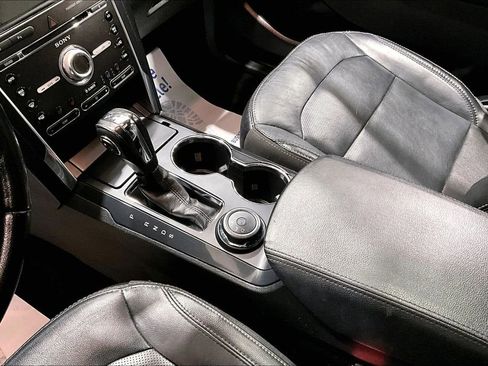 Used 2018 Ford Explorer Limited image 14