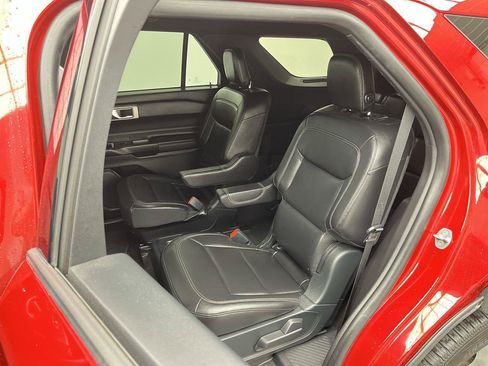 Certified 2020 Ford Explorer XLT w/ Equipment Group 202A AWD/4WD image 12