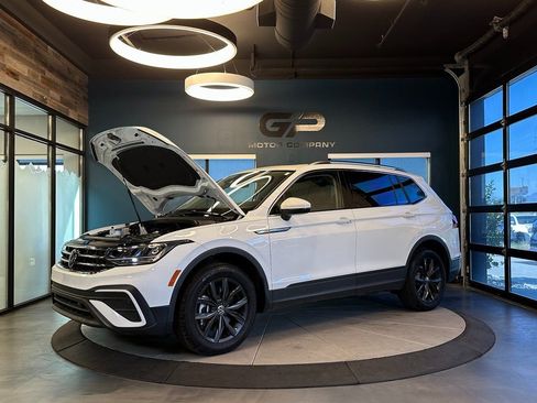 Used 2024 Volkswagen Tiguan SE image 26