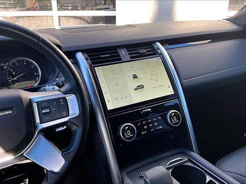 Used 2023 Land Rover Discovery S R-Dynamic image 6