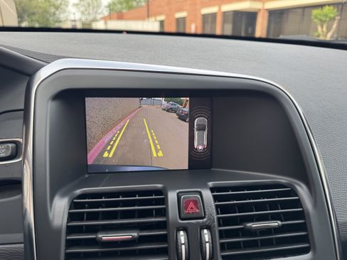 Used 2017 Volvo XC60 T5 Dynamic w/ Preferred Option Package image 21