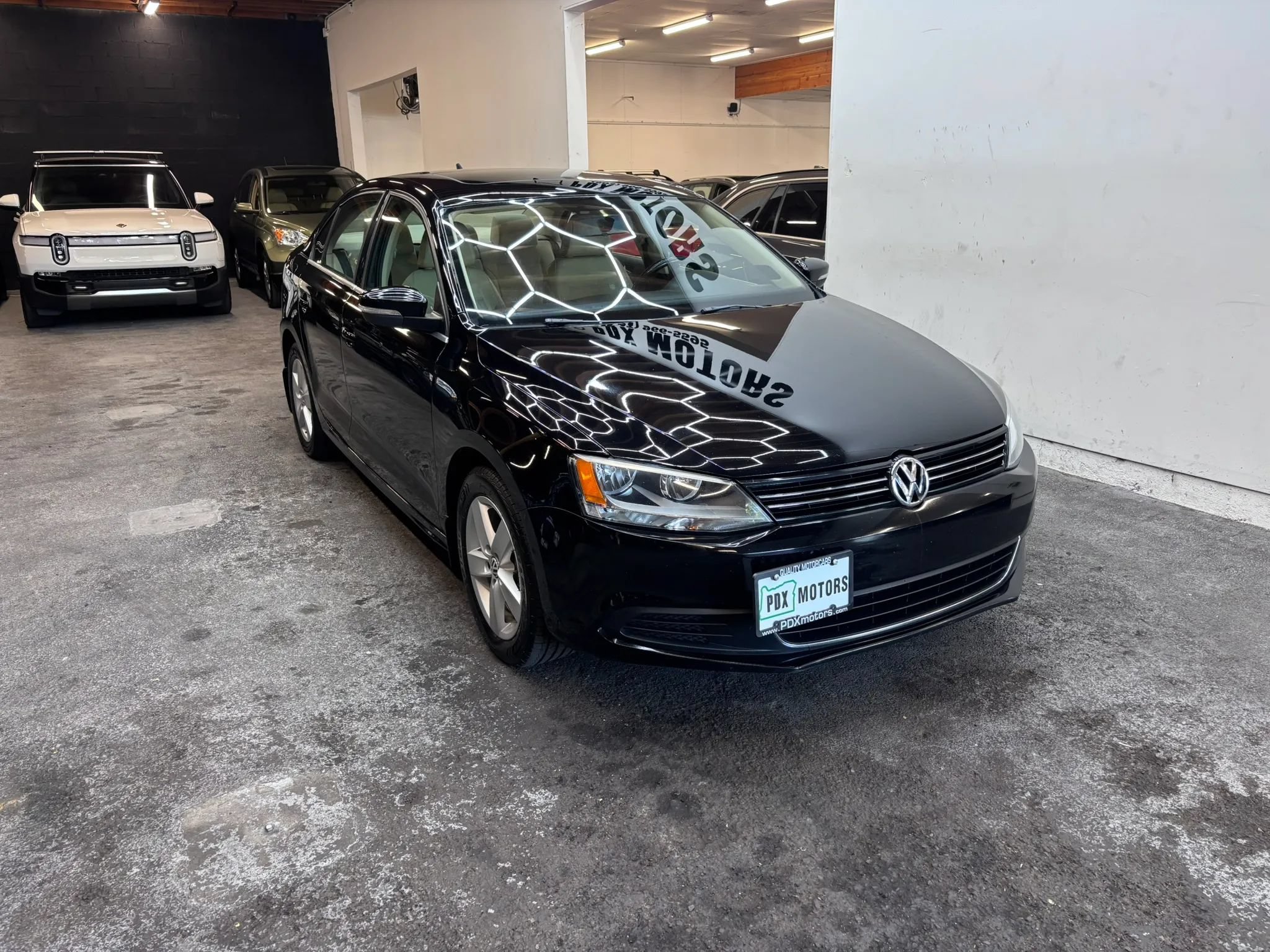 Used 2013 Volkswagen Jetta TDI FWD image 2