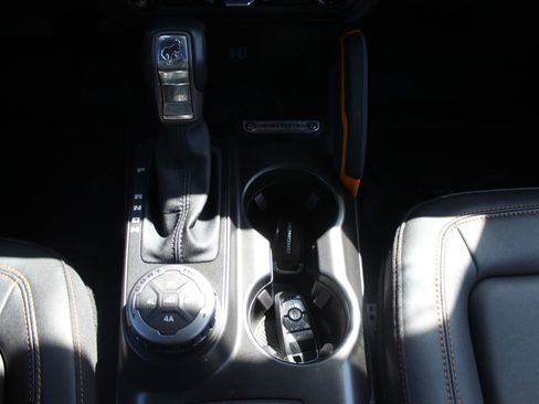 Used 2023 Ford Bronco Badlands w/ Sasquatch Package AWD/4WD image 33