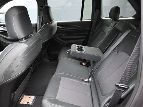 New 2025 Jeep Grand Cherokee Laredo X image 17